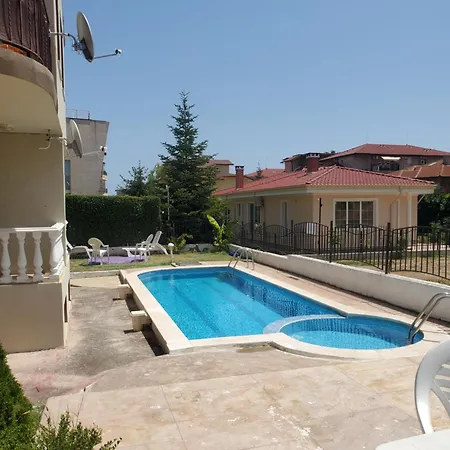 уютно и просторно студио 公寓 拉夫达